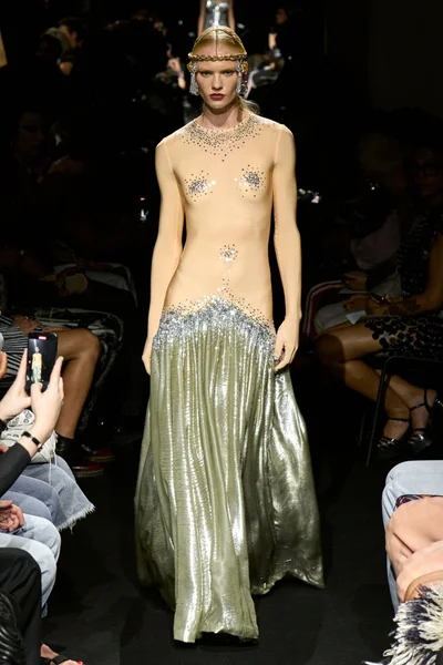 Look 22